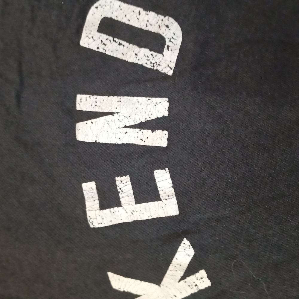 GAP "Weekend" Tshirt - Picture 3 of 5